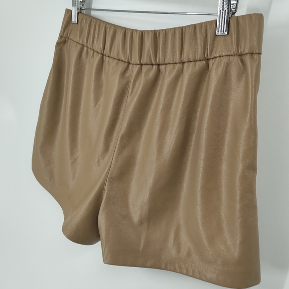 Maison Cinqcent | faux leather shorts - Picture 2 of 4